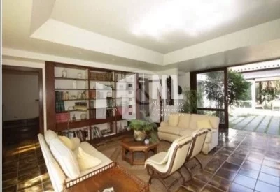 Casa de Condomínio com 5 Quartos na Barra da Tijuca